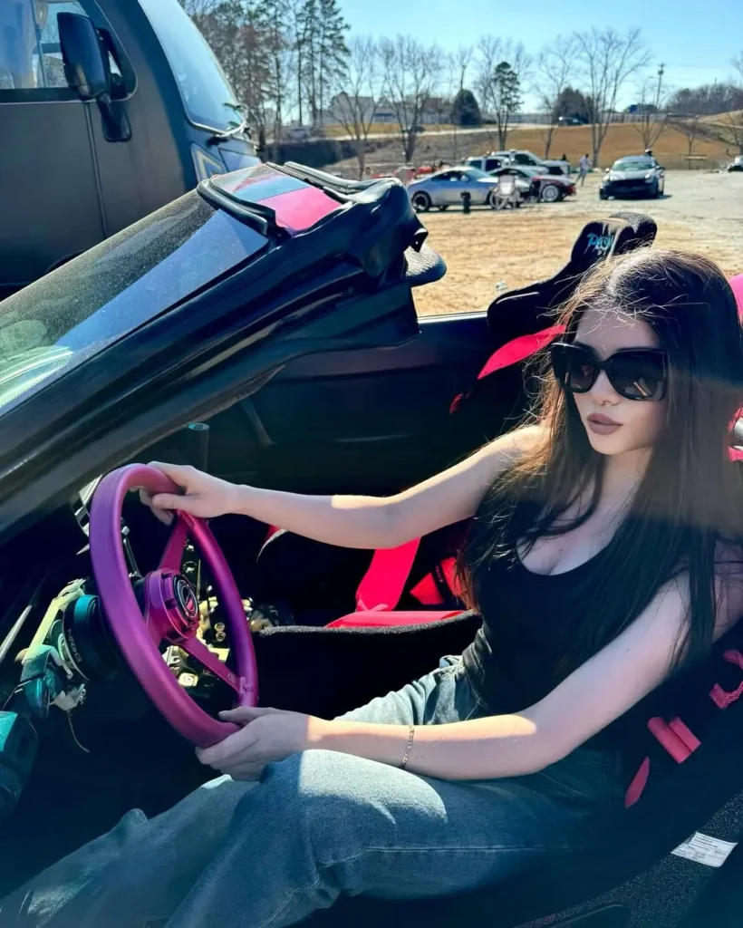 ItsKatchii Net Worth