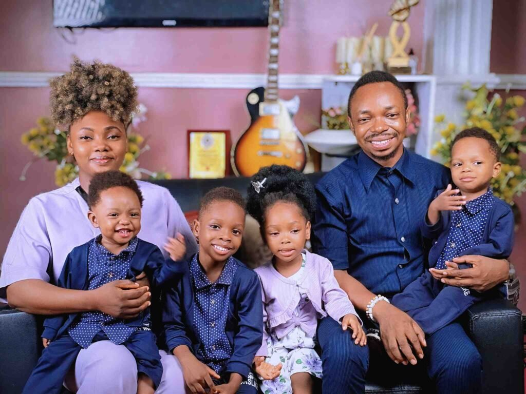 Shine Obiblo Family